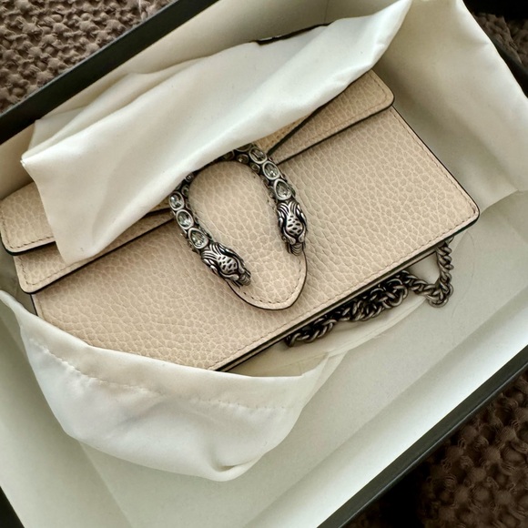 Like new Gucci mini bag, I’ve literally used it couple of times only - Picture 5 of 5